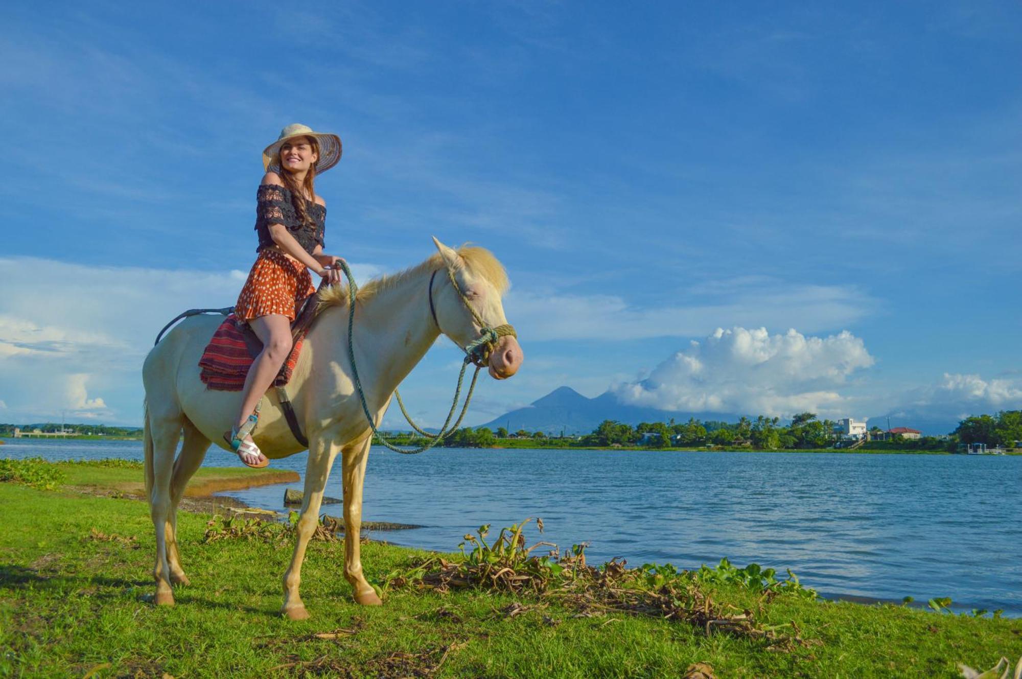 Caliraya Resort Club Lumban Luaran gambar